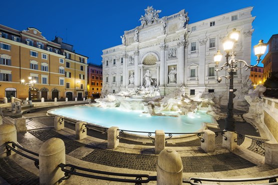 Fontaine de Trevi soirée