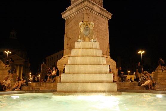 Piazza Del Popolo soirée lion Fontaine