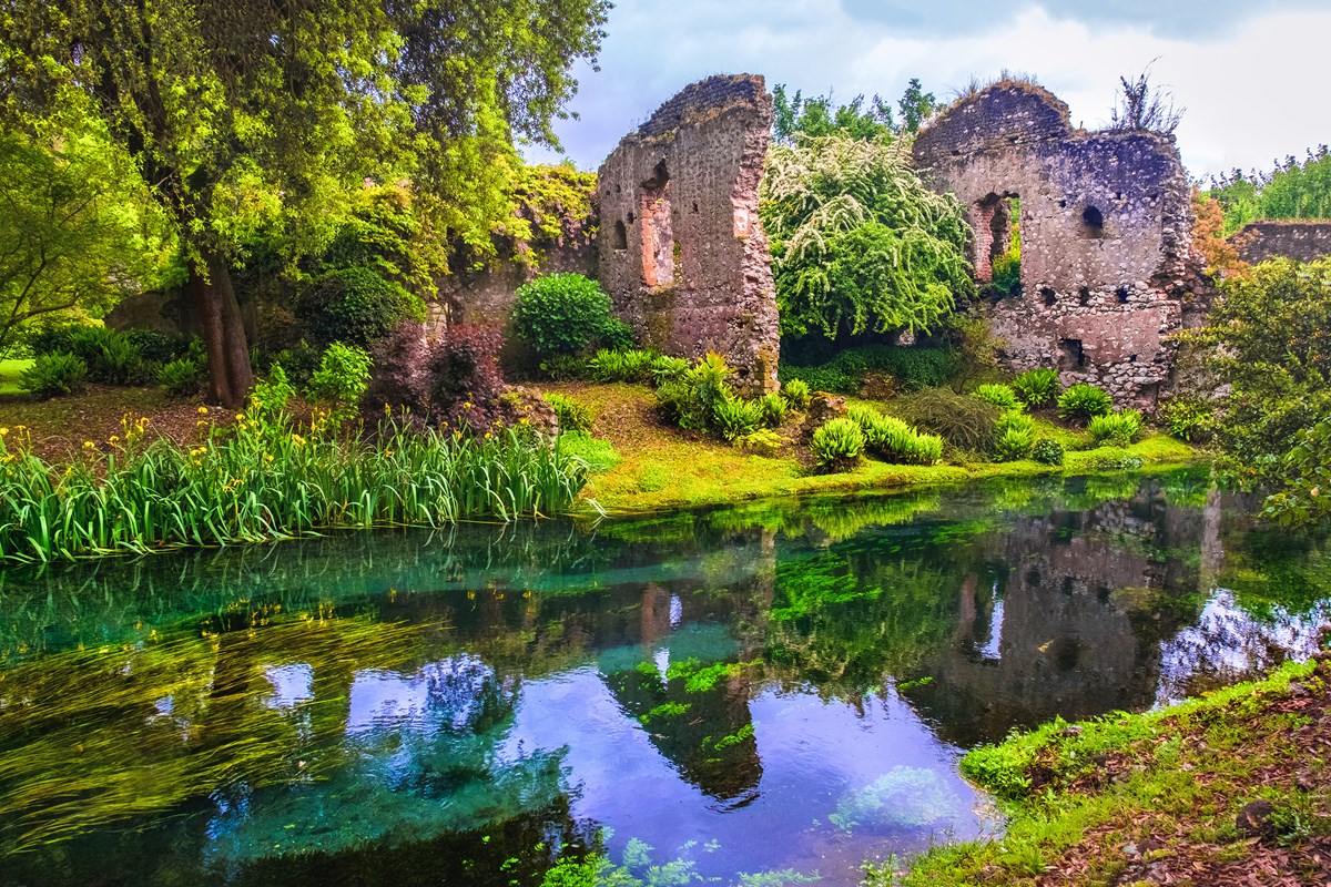 Ninfa, ville et jardin magiques près de Rome