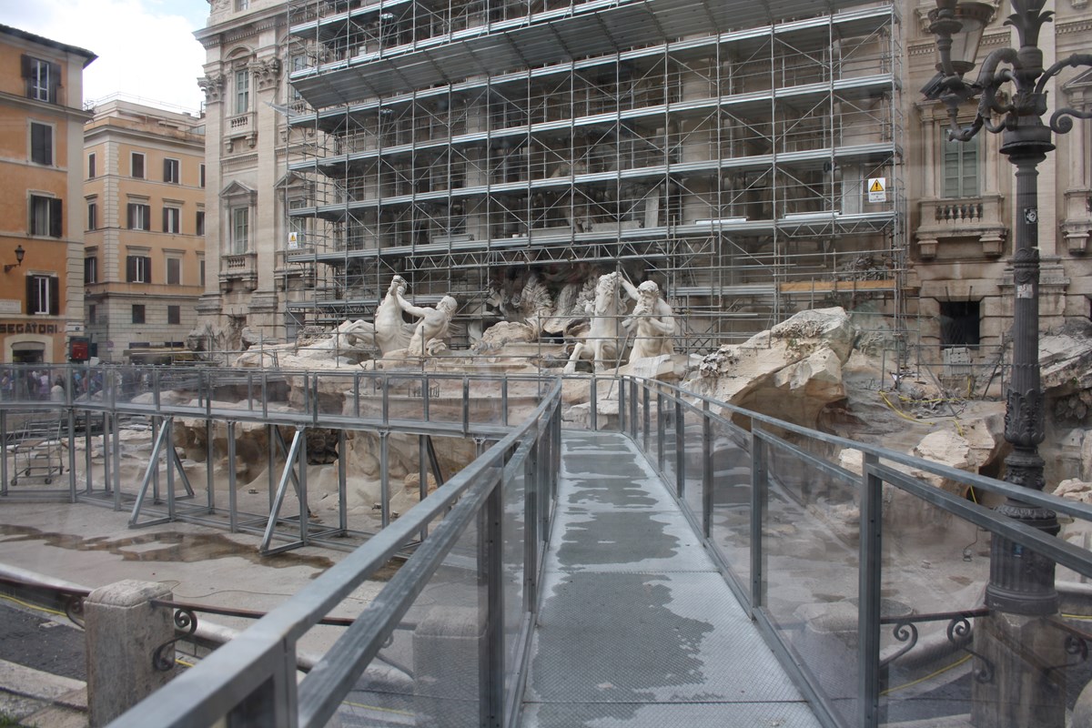 Fontaine de Trevi en construction